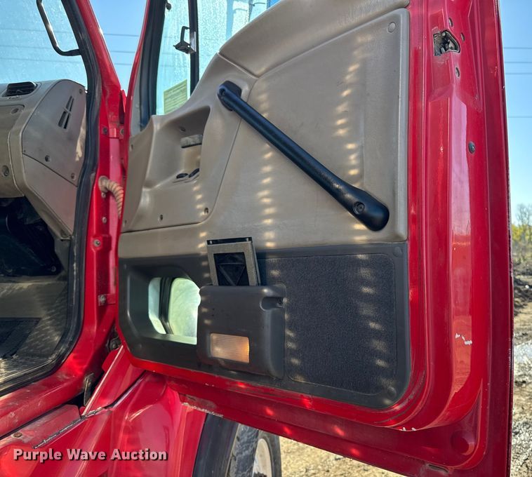 image for item EA1892 2007 Sterling L9500 dump truck