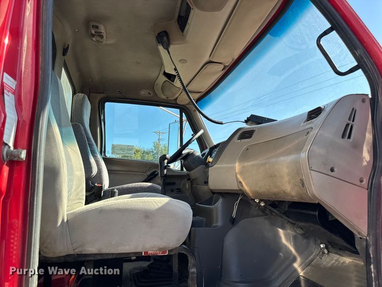 image for item EA1892 2007 Sterling L9500 dump truck