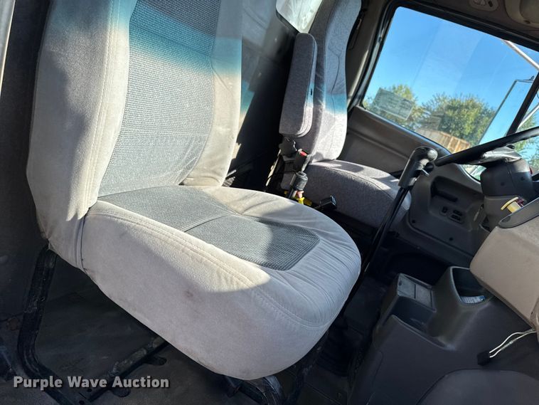 image for item EA1892 2007 Sterling L9500 dump truck