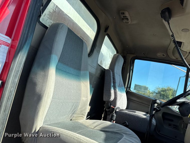 image for item EA1892 2007 Sterling L9500 dump truck