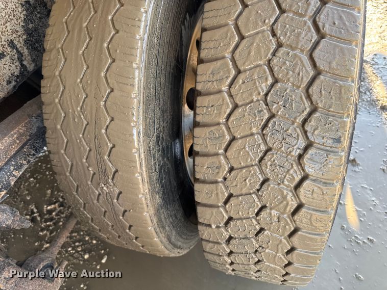 image for item EA1892 2007 Sterling L9500 dump truck