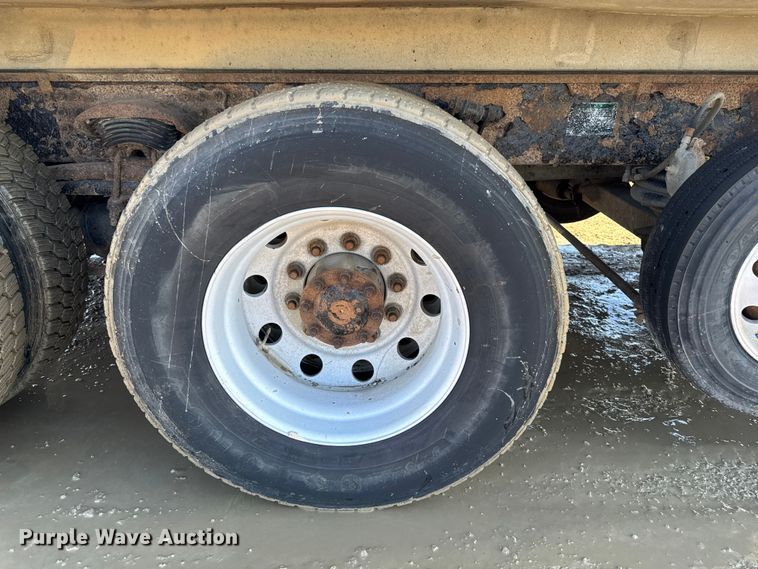 image for item EA1892 2007 Sterling L9500 dump truck