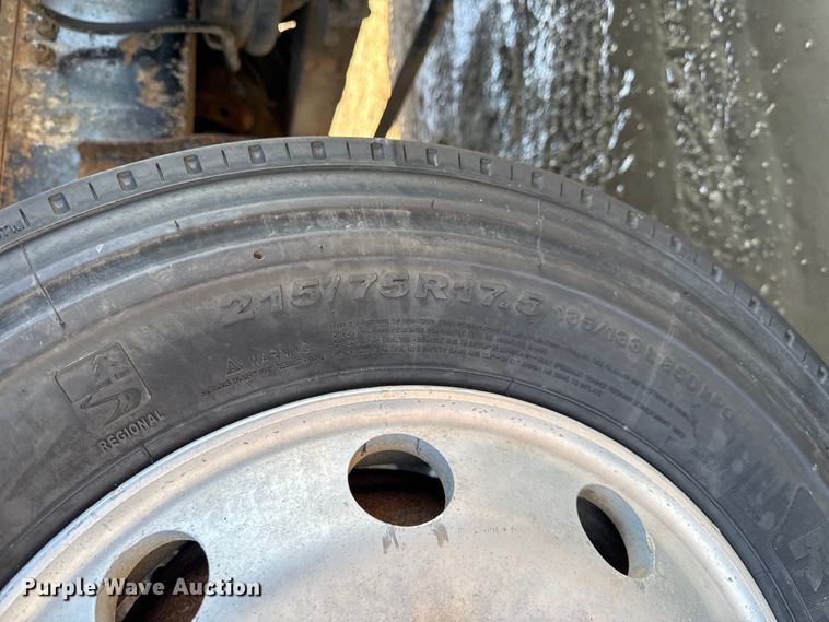 image for item EA1892 2007 Sterling L9500 dump truck