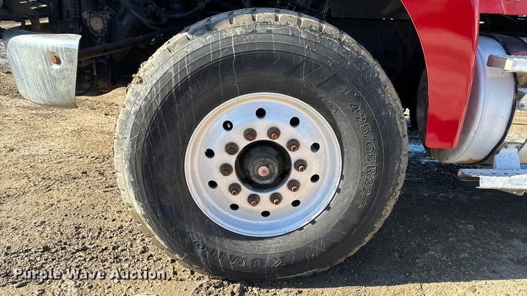 image for item EA1892 2007 Sterling L9500 dump truck