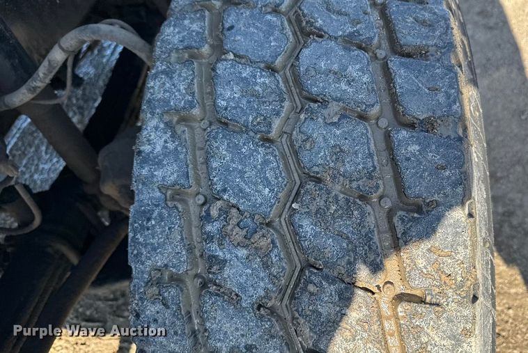 image for item EA1892 2007 Sterling L9500 dump truck