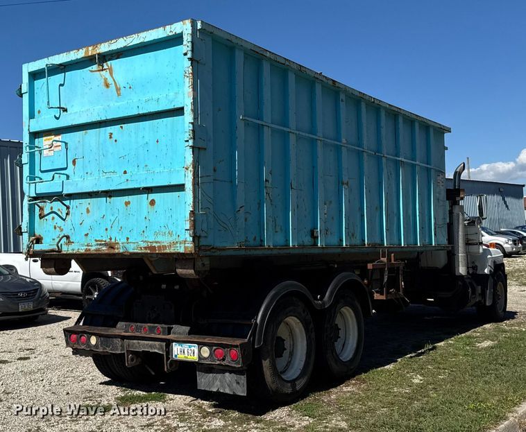 image for item EA1896 2000 Mack RD hook lift truck