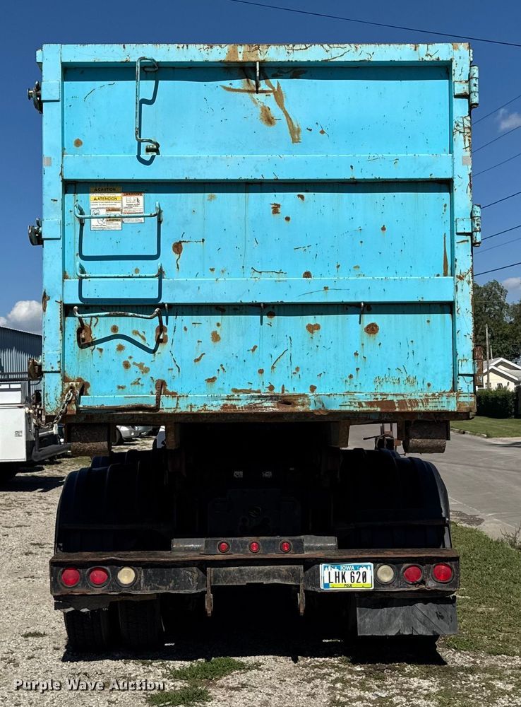 image for item EA1896 2000 Mack RD hook lift truck