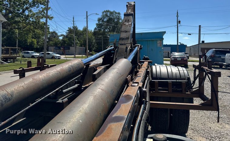 image for item EA1896 2000 Mack RD hook lift truck