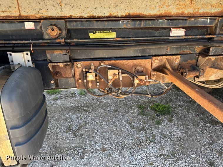 image for item EA1896 2000 Mack RD hook lift truck