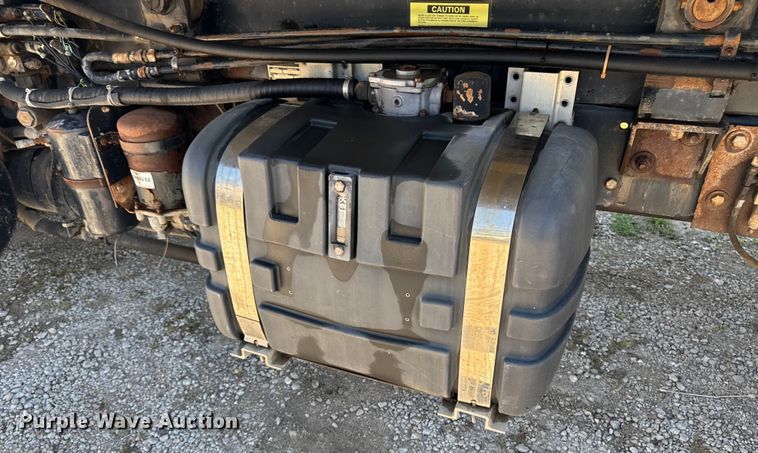 image for item EA1896 2000 Mack RD hook lift truck