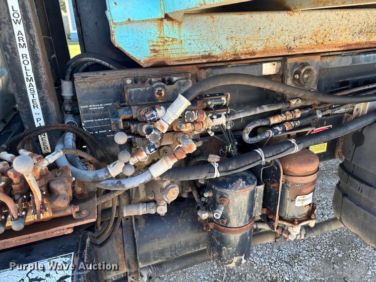 image for item EA1896 2000 Mack RD hook lift truck