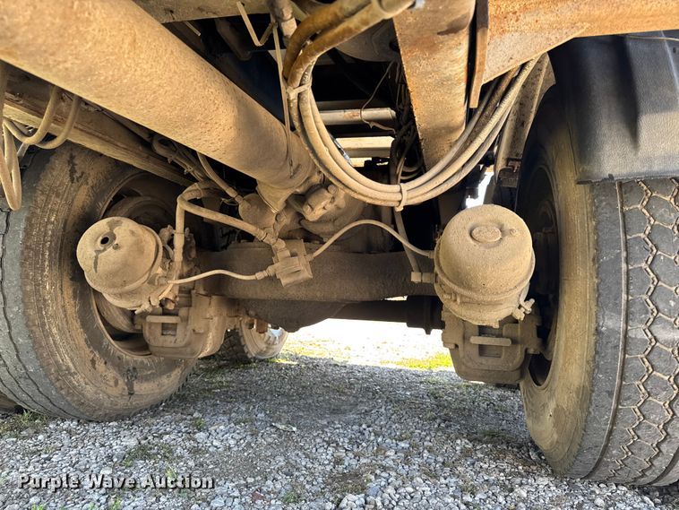 image for item EA1896 2000 Mack RD hook lift truck