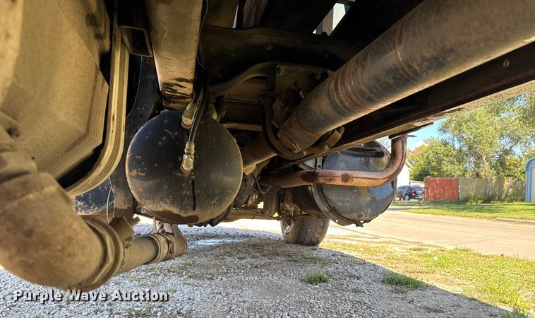 image for item EA1896 2000 Mack RD hook lift truck