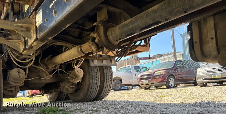 image for item EA1896 2000 Mack RD hook lift truck