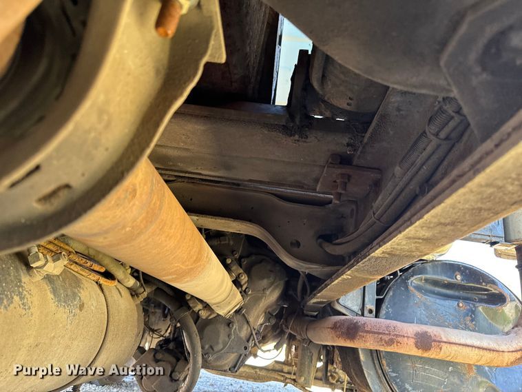 image for item EA1896 2000 Mack RD hook lift truck