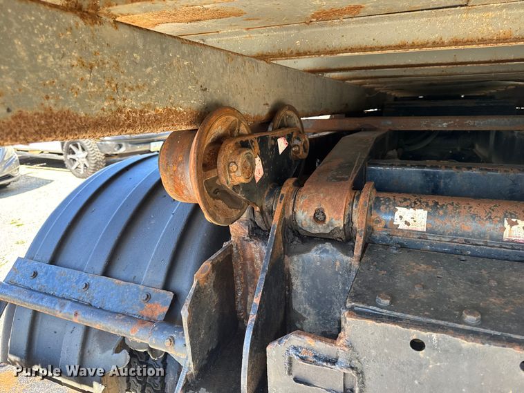 image for item EA1896 2000 Mack RD hook lift truck