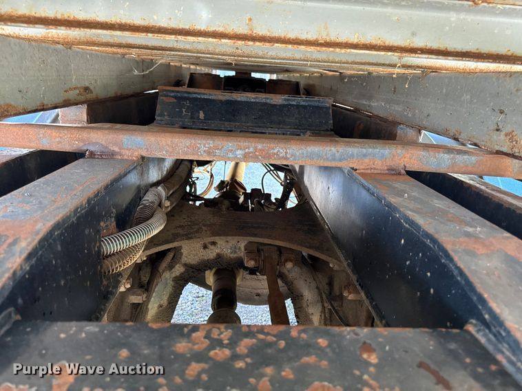 image for item EA1896 2000 Mack RD hook lift truck