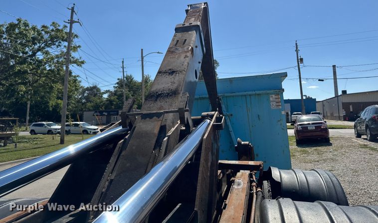 image for item EA1896 2000 Mack RD hook lift truck