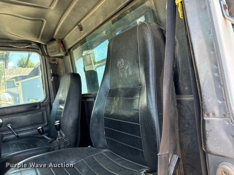 image for item EA1896 2000 Mack RD hook lift truck