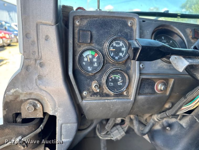 image for item EA1896 2000 Mack RD hook lift truck