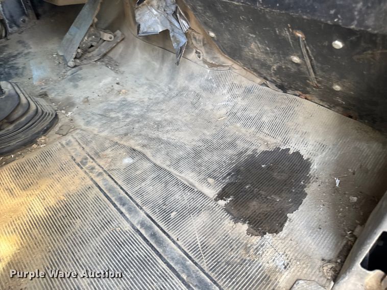 image for item EA1896 2000 Mack RD hook lift truck