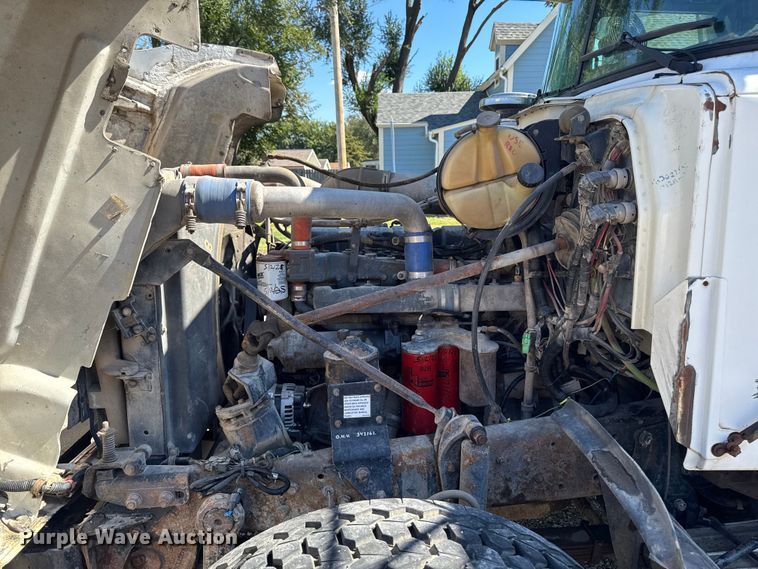 image for item EA1896 2000 Mack RD hook lift truck