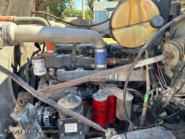 image for item EA1896 2000 Mack RD hook lift truck