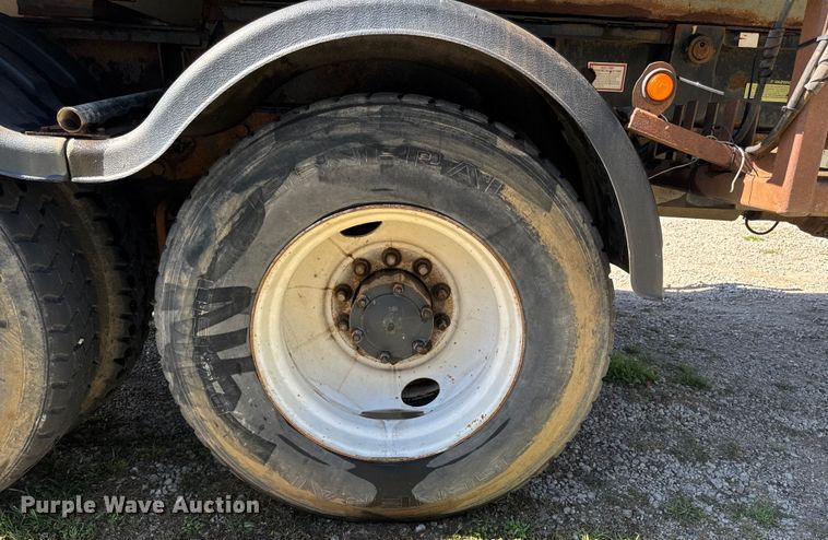 image for item EA1896 2000 Mack RD hook lift truck