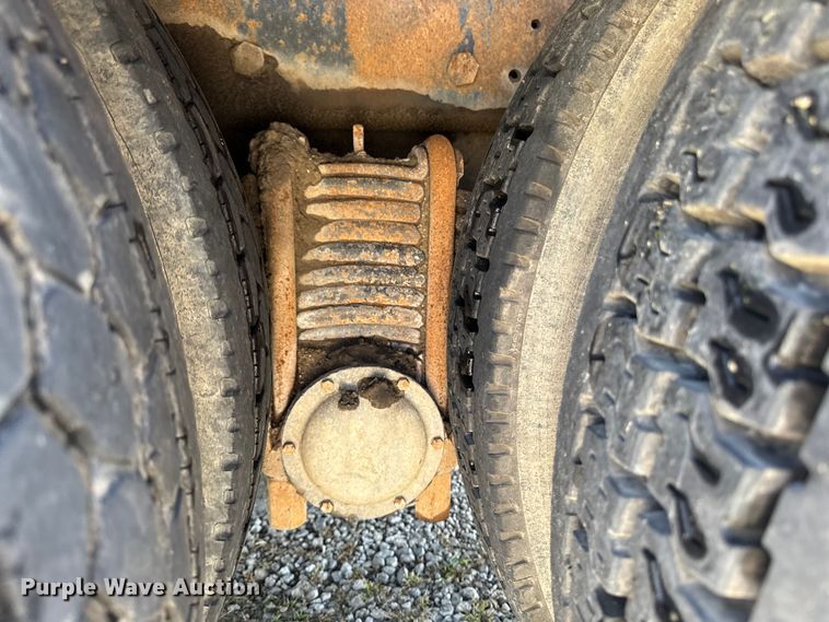 image for item EA1896 2000 Mack RD hook lift truck