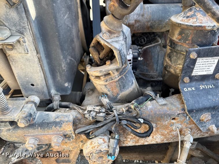 image for item EA1896 2000 Mack RD hook lift truck