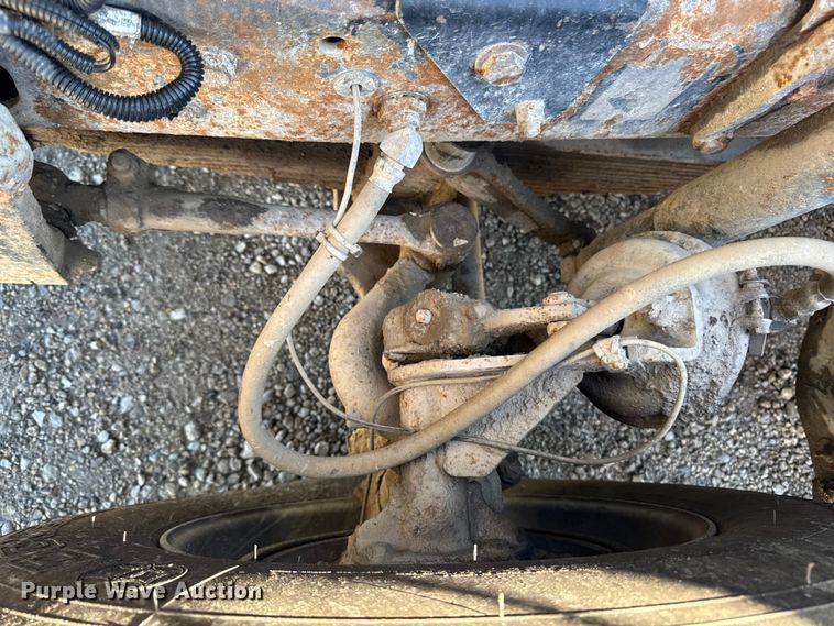 image for item EA1896 2000 Mack RD hook lift truck