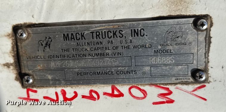 image for item EA1896 2000 Mack RD hook lift truck