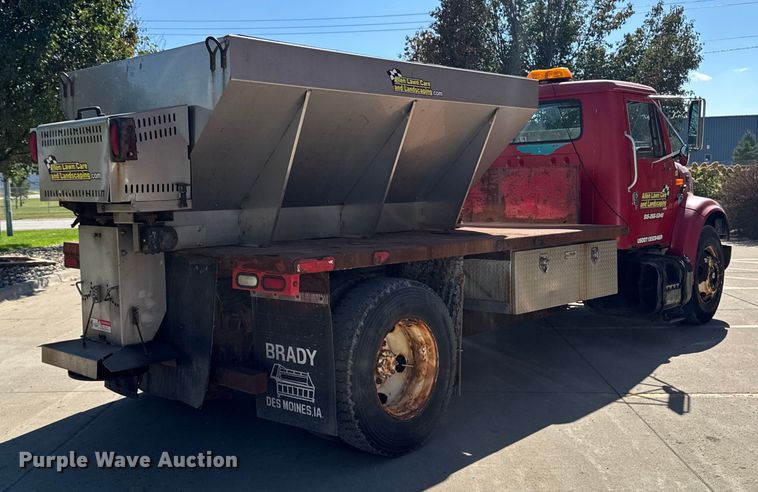 image for item EA1900 1999 International 4900 flatbed truck