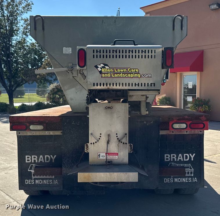 image for item EA1900 1999 International 4900 flatbed truck