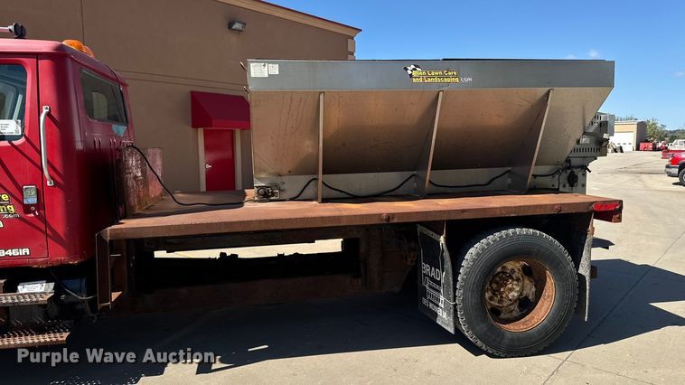 image for item EA1900 1999 International 4900 flatbed truck