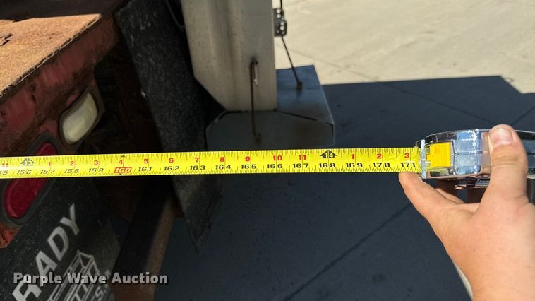 image for item EA1900 1999 International 4900 flatbed truck