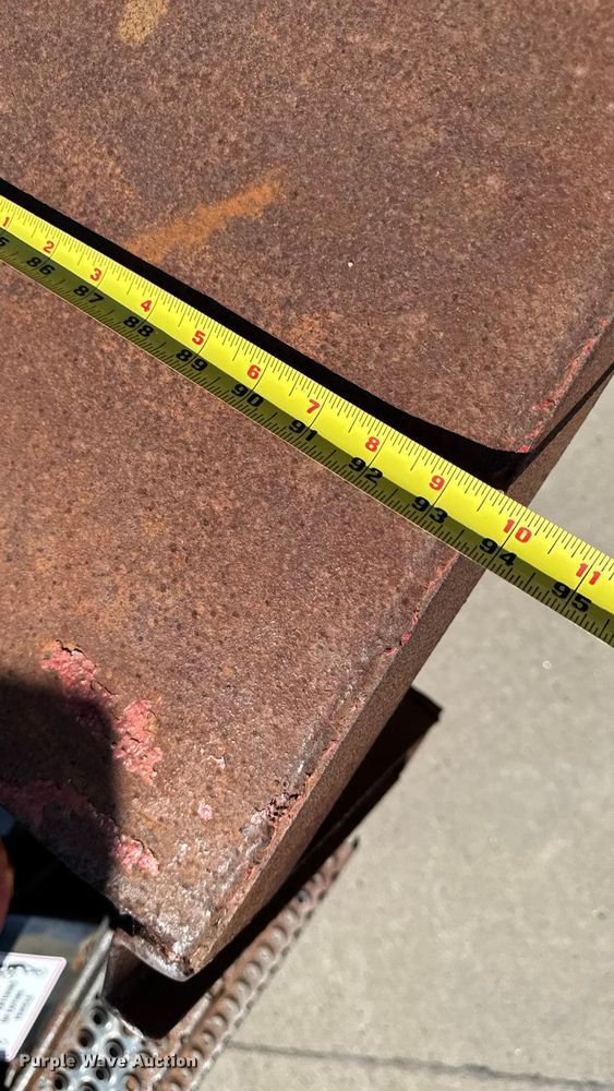 image for item EA1900 1999 International 4900 flatbed truck