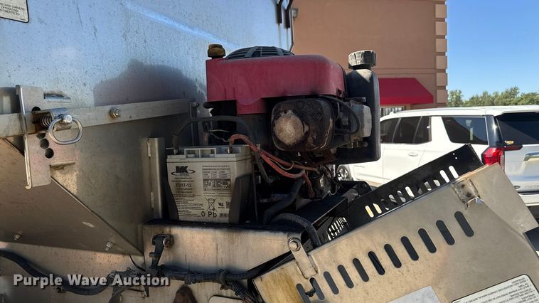 image for item EA1900 1999 International 4900 flatbed truck