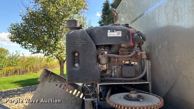 image for item EA1900 1999 International 4900 flatbed truck