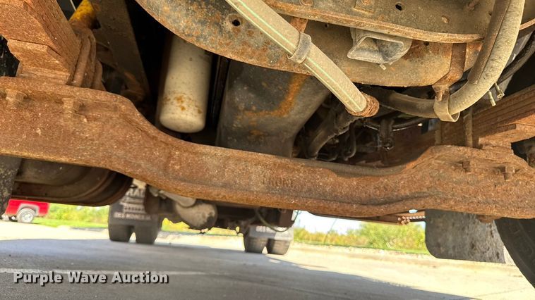 image for item EA1900 1999 International 4900 flatbed truck