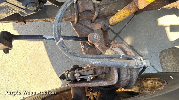 image for item EA1900 1999 International 4900 flatbed truck