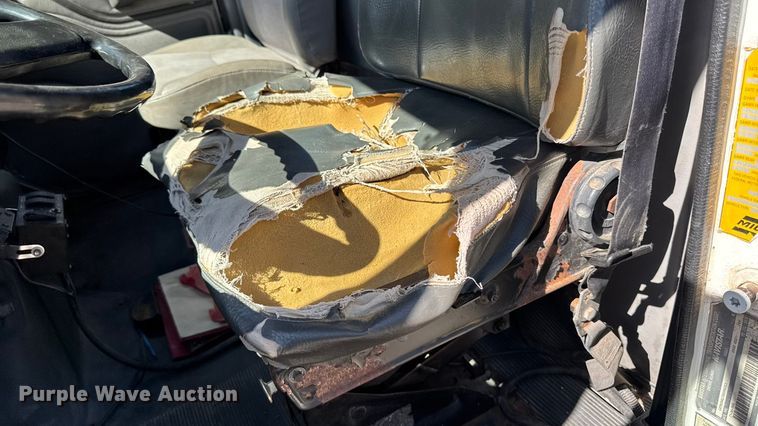 image for item EA1900 1999 International 4900 flatbed truck