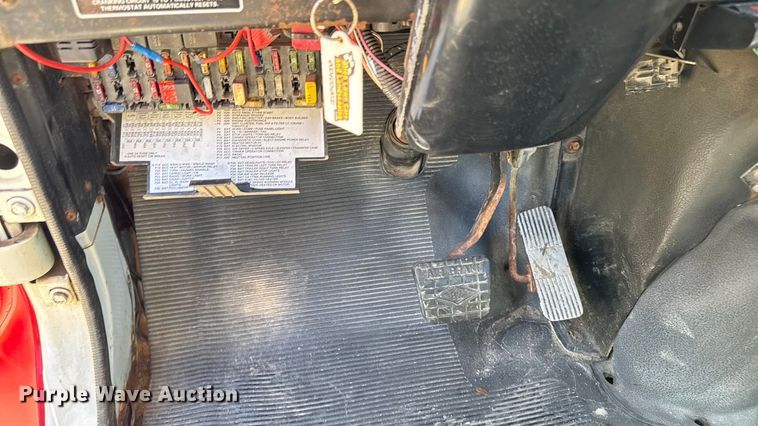 image for item EA1900 1999 International 4900 flatbed truck