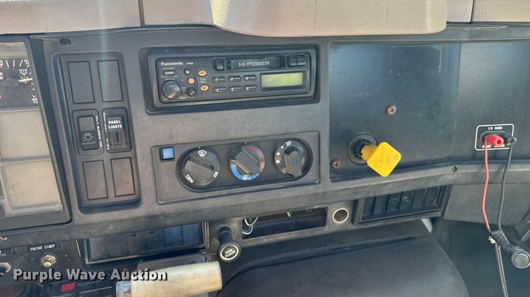 image for item EA1900 1999 International 4900 flatbed truck