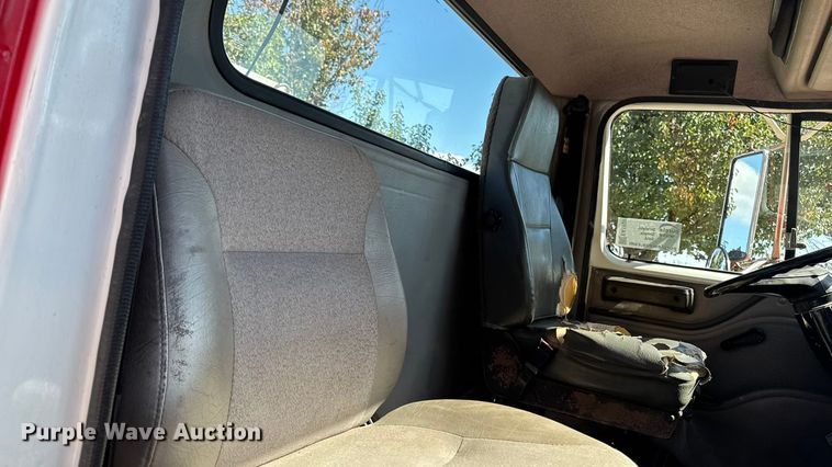 image for item EA1900 1999 International 4900 flatbed truck