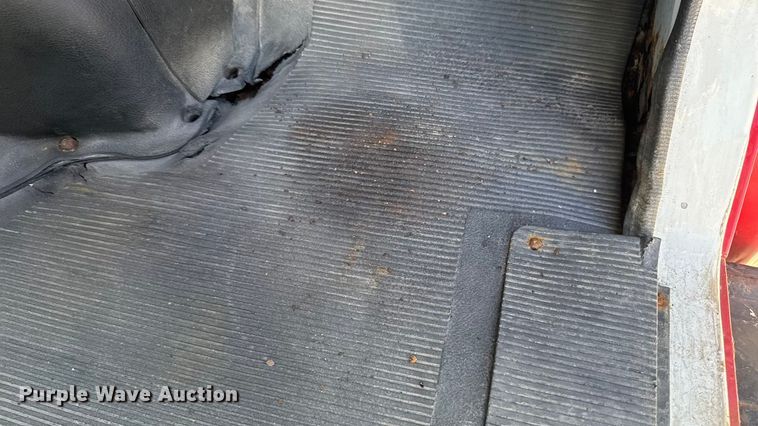 image for item EA1900 1999 International 4900 flatbed truck