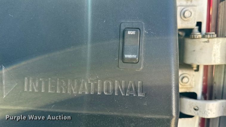 image for item EA1900 1999 International 4900 flatbed truck