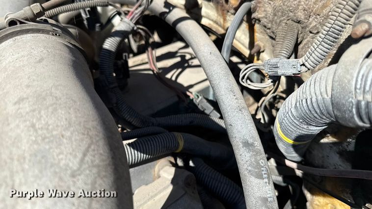 image for item EA1900 1999 International 4900 flatbed truck