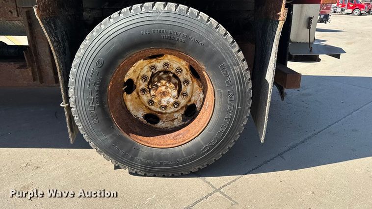 image for item EA1900 1999 International 4900 flatbed truck