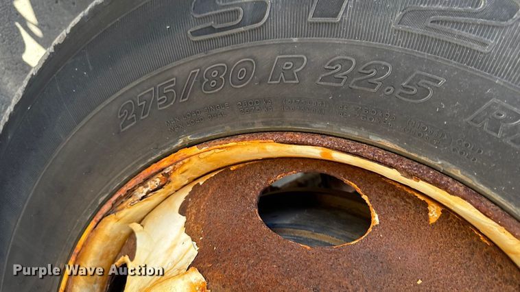 image for item EA1900 1999 International 4900 flatbed truck